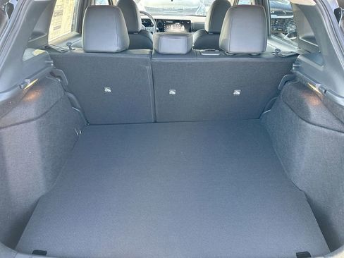 Certified 2025 Nissan Kicks SR w/ Illumination Package image 33