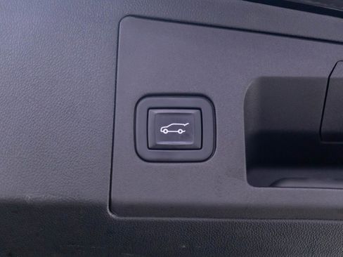 Used 2022 Cadillac XT5 Sportv w/ LPO, Floor Liner Package AWD/4WD image 36