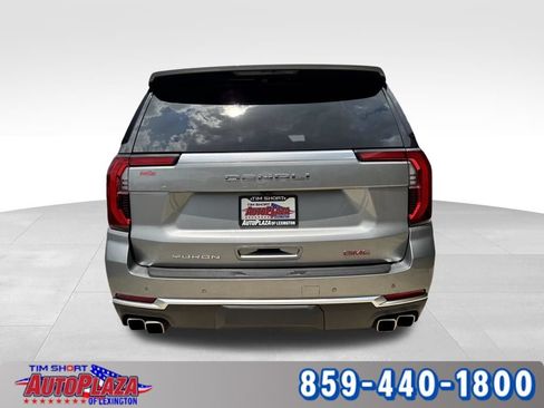 Used 2025 GMC Yukon XL Denali AWD/4WD image 11