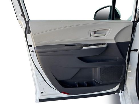 Used 2021 Toyota Sienna LE image 17