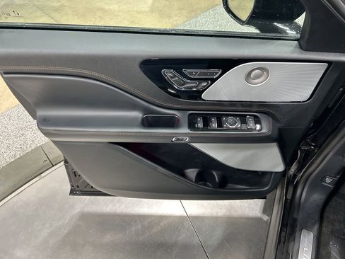 New 2026 Lincoln Aviator Black Label AWD/4WD image 13