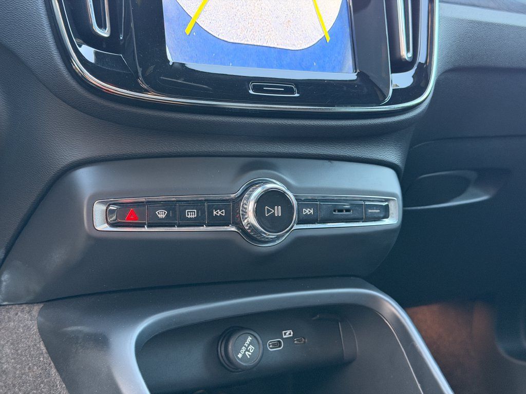 Certified 2023 Volvo C40 P8 Recharge Plus w/ Climate Package AWD/4WD image 19