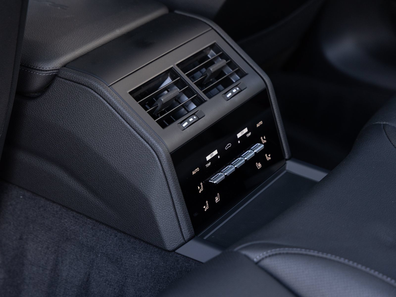 Certified 2026 Porsche Panamera RWD image 26