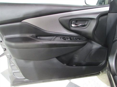 Used 2023 Nissan Murano SV image 24