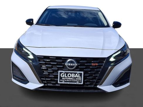 Used 2025 Nissan Altima 2.5 SR image 2