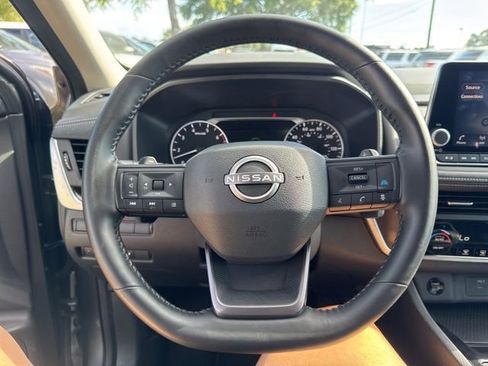 Used 2025 Nissan Rogue SV AWD/4WD image 29