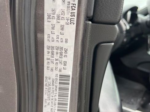 Used 2019 Jeep Grand Cherokee Limited AWD/4WD image 19