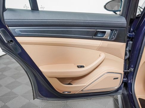 Certified 2023 Porsche Panamera 4 Platinum Edition AWD/4WD image 28