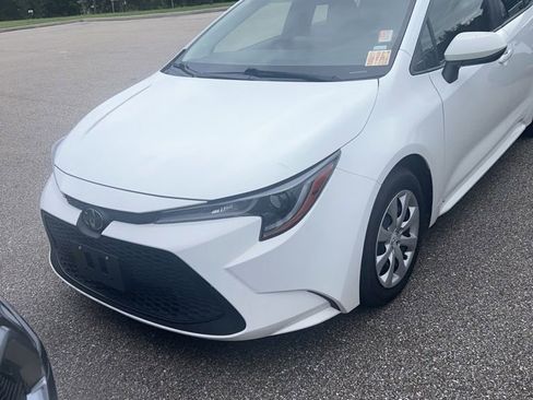 Used 2022 Toyota Corolla LE FWD image 2