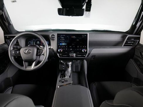 Used 2025 Lexus GX 550 550 Luxury+ w/ Accessory Package (2T) image 4