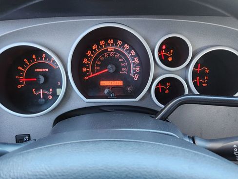 Used 2013 Toyota Tundra 4x4 CrewMax image 6