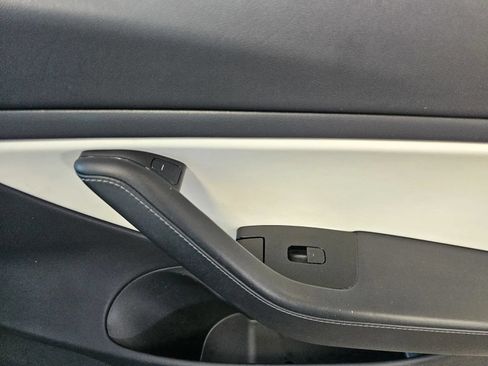 Used 2019 Tesla Model 3 Standard Range Plus RWD image 6