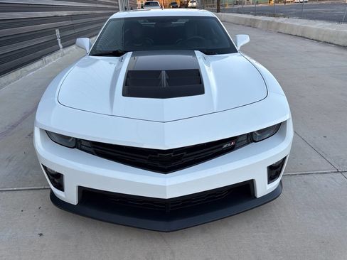 Used 2014 Chevrolet Camaro ZL1 RWD image 28