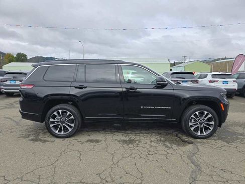 New 2025 Jeep Grand Cherokee L Overland w/ Luxury Tech Group IV image 6