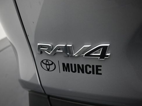 Used 2025 Toyota RAV4 XLE AWD/4WD image 34