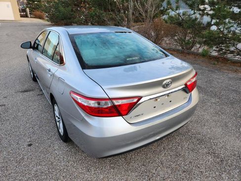 Used 2015 Toyota Camry LE image 8