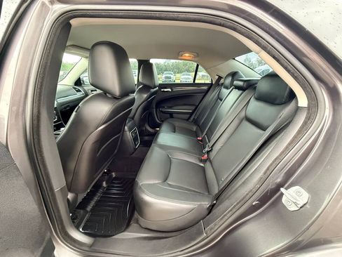 Used 2016 Chrysler 300 Limited AWD/4WD image 9