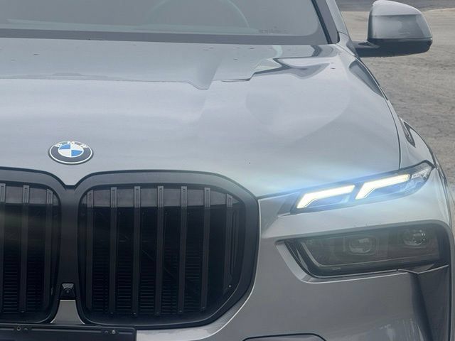 Certified 2026 BMW X7 xDrive40i w/ Executive Package AWD/4WD image 12