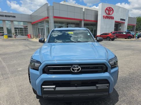 Certified 2026 Toyota 4Runner SR5 AWD/4WD image 2