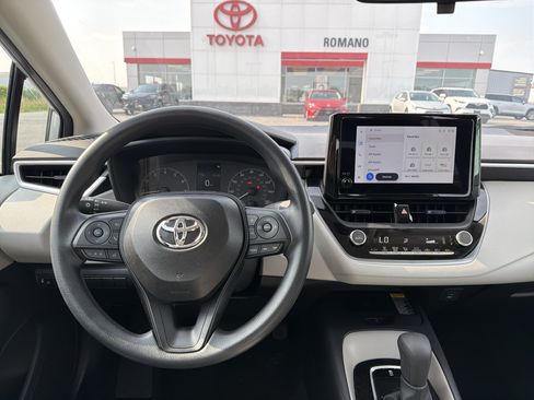Used 2025 Toyota Corolla LE w/ LE Premium Package FWD image 12