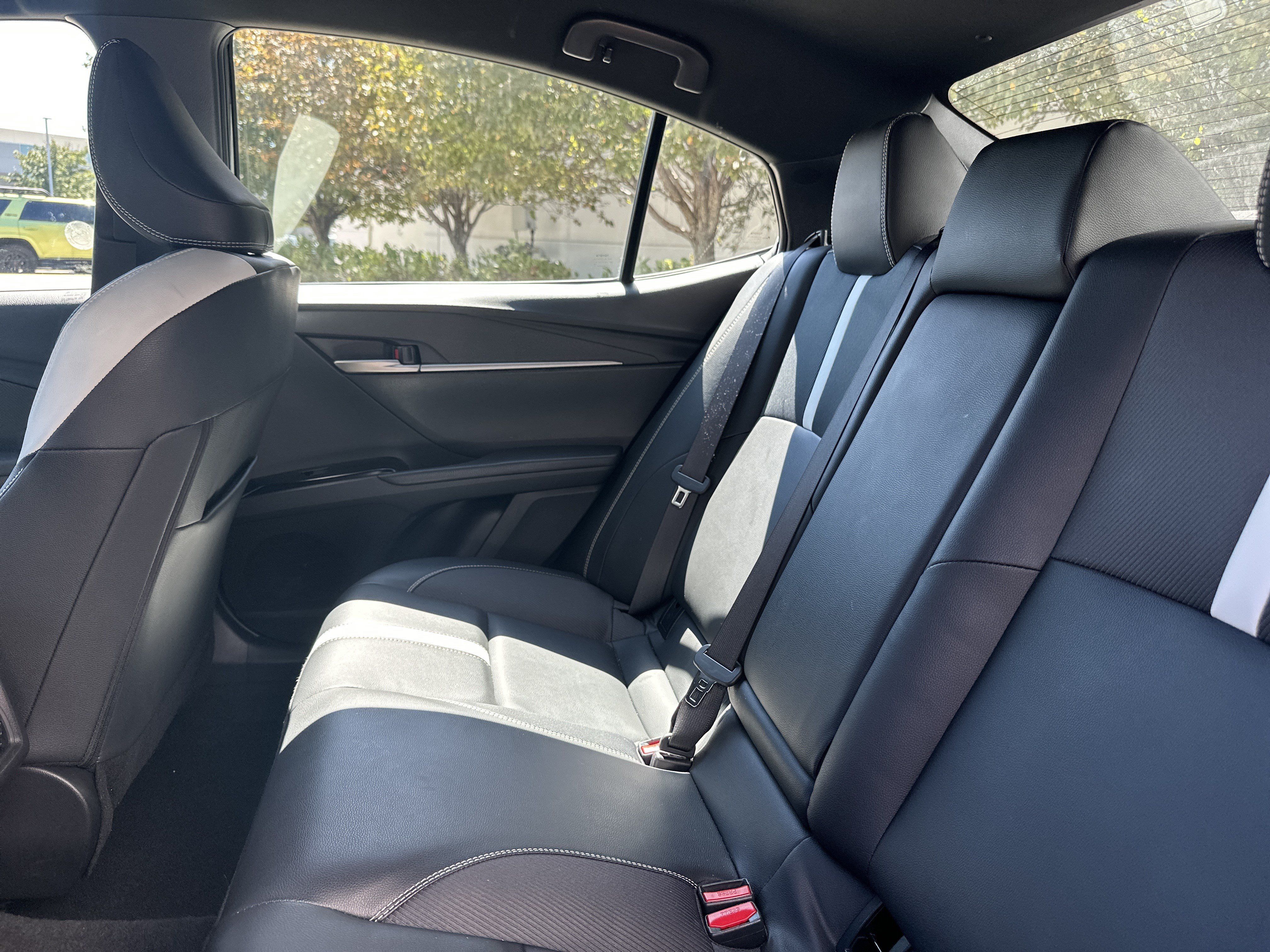 Used 2025 Toyota Camry SE w/ Convenience Package FWD image 30