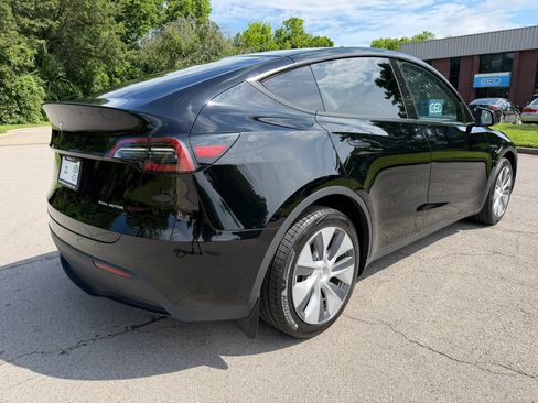 Used 2023 Tesla Model Y Long Range AWD/4WD image 6