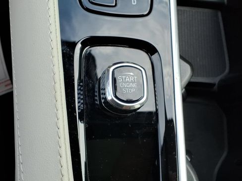 Certified 2024 Volvo XC90 B5 Plus AWD/4WD image 27
