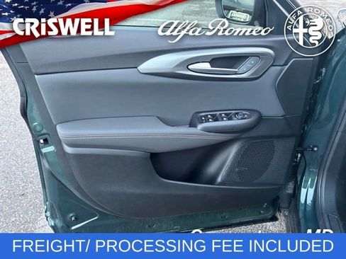 New 2026 Alfa Romeo Tonale w/ Black Premium Package image 15