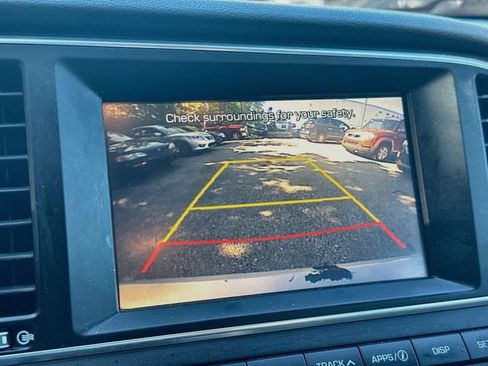 Used 2017 Hyundai Elantra SE FWD image 14