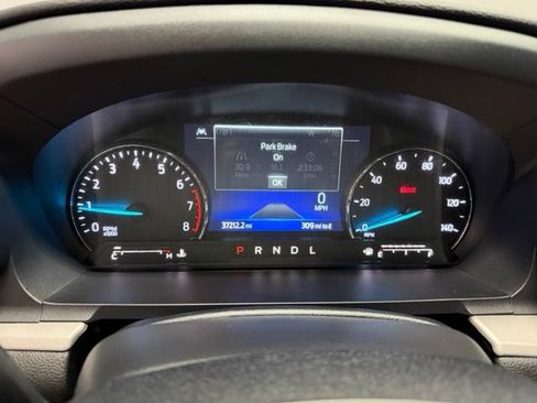 Used 2023 Ford Explorer XLT w/ Equipment Group 202A AWD/4WD image 32