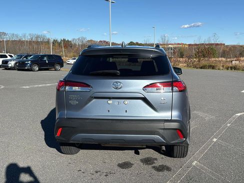 Used 2023 Toyota Corolla Cross LE image 7