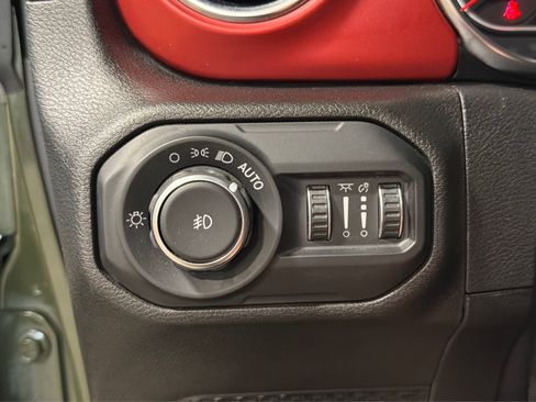 Used 2021 Jeep Wrangler Unlimited Rubicon w/ Uconnect 4C Nav & Sound Group AWD/4WD image 19