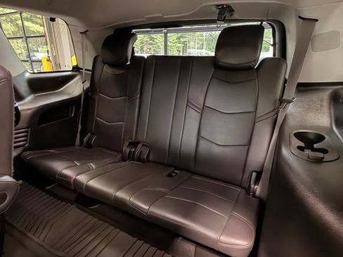 Used 2017 Cadillac Escalade Luxury AWD/4WD image 20