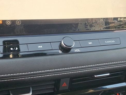 Used 2024 Nissan Rogue SL w/ SL Premium Package image 17