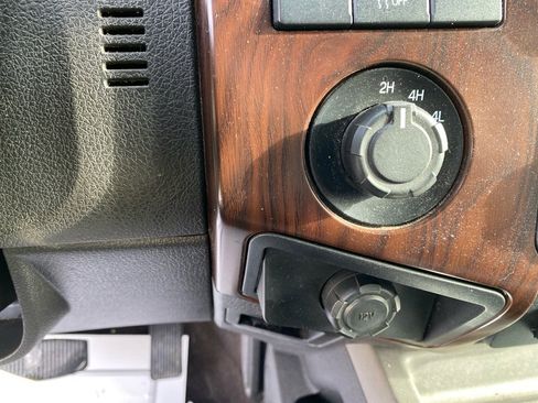 Used 2016 Ford F250 Lariat w/ Lariat Ultimate Package image 19