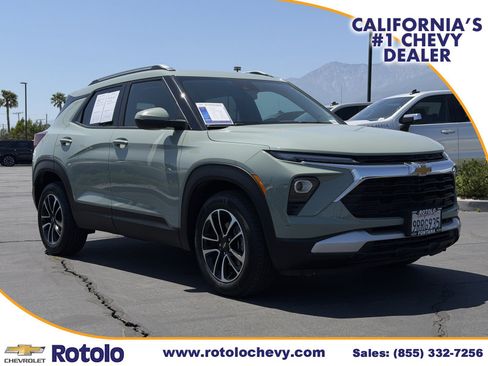 Used 2025 Chevrolet TrailBlazer LT FWD image 1