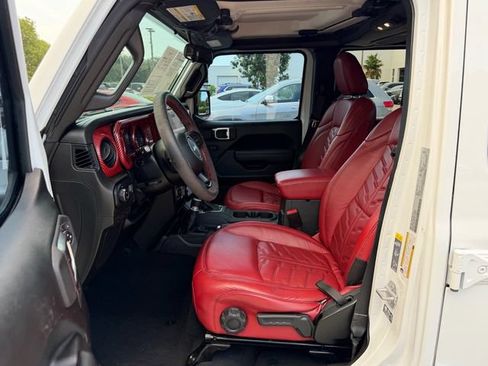Used 2025 Jeep Gladiator Sport AWD/4WD image 10