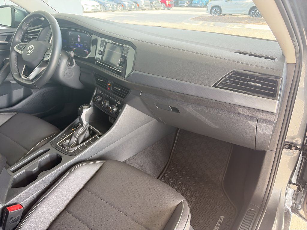Certified 2024 Volkswagen Jetta SE FWD image 28
