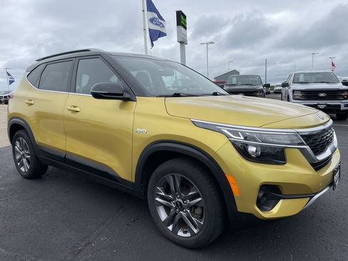 Used 2021 Kia Seltos S image 2