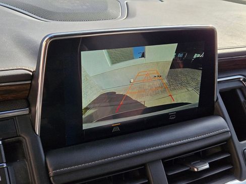 Used 2023 Chevrolet Suburban Premier image 12