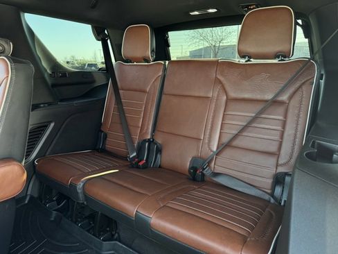 Used 2024 GMC Yukon Denali Ultimate image 30