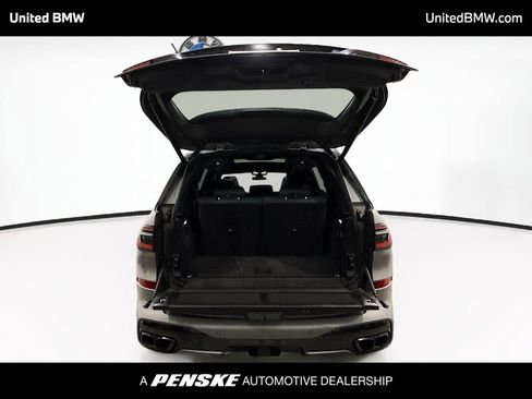Used 2025 BMW X7 M60i AWD/4WD image 15