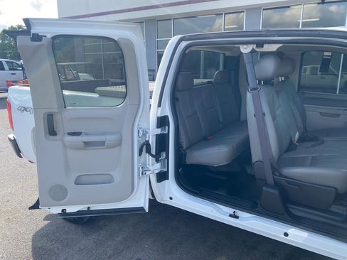 Used 2013 Chevrolet Silverado 2500 W/T AWD/4WD image 24