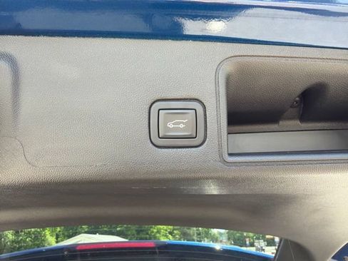 Certified 2023 GMC Terrain SLT FWD image 14