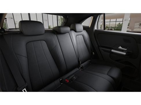 New 2026 Mercedes-Benz GLA 250 4MATIC image 5