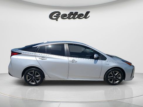Certified 2021 Toyota Prius XLE FWD image 4