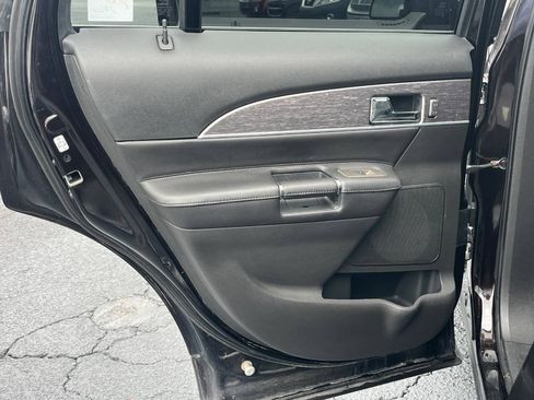 Used 2013 Lincoln MKX FWD image 14
