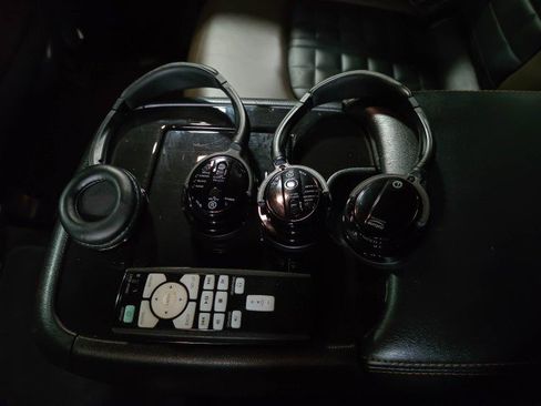 Used 2020 Nissan Armada Platinum w/ Platinum Reserve Package image 18