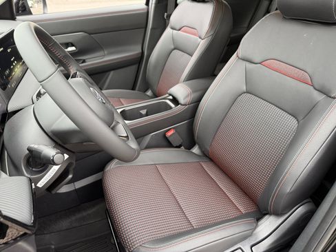 New 2026 Nissan Kicks SR w/ Cold Weather Package image 21