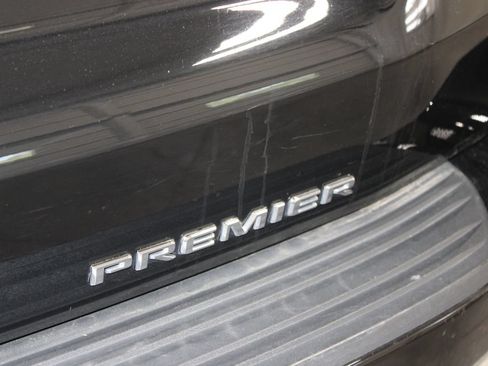 Used 2024 Chevrolet Suburban Premier AWD/4WD image 23